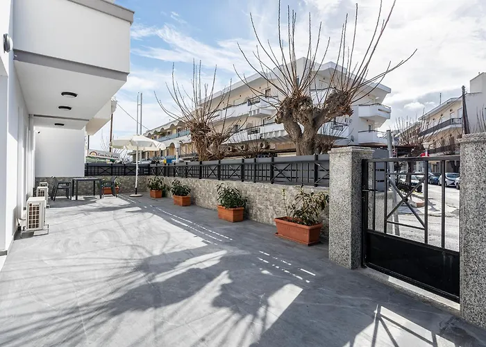 Sea, N' Style La Bella's Port & Retreat Kos Town